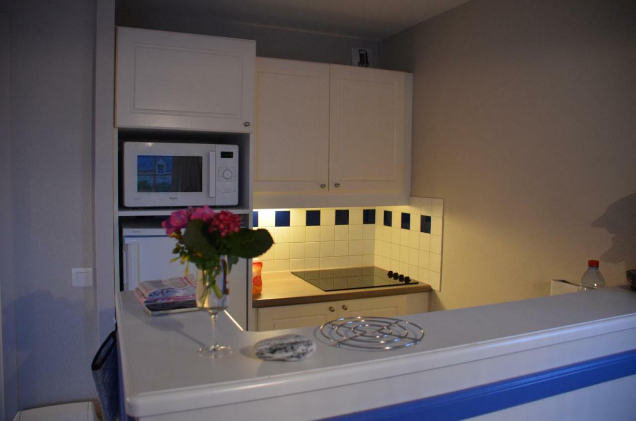 Vacances A L Ocean - T4 Grand Balcon Tout Confort - Wifi Et Parking Gratuits - Mer Plage Piscine A Environ 25 M - Centre Ville, Tous Commerces, Marche, Et Port A 10 Minutes A Pied En Longeant La Mer Guilvinec Luaran gambar