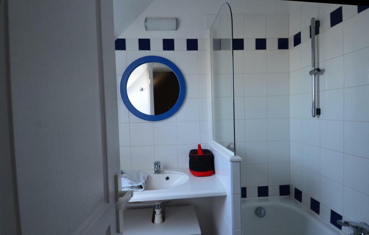 Vacances A L Ocean - T4 Grand Balcon Tout Confort - Wifi Et Parking Gratuits - Mer Plage Piscine A Environ 25 M - Centre Ville, Tous Commerces, Marche, Et Port A 10 Minutes A Pied En Longeant La Mer Guilvinec Luaran gambar