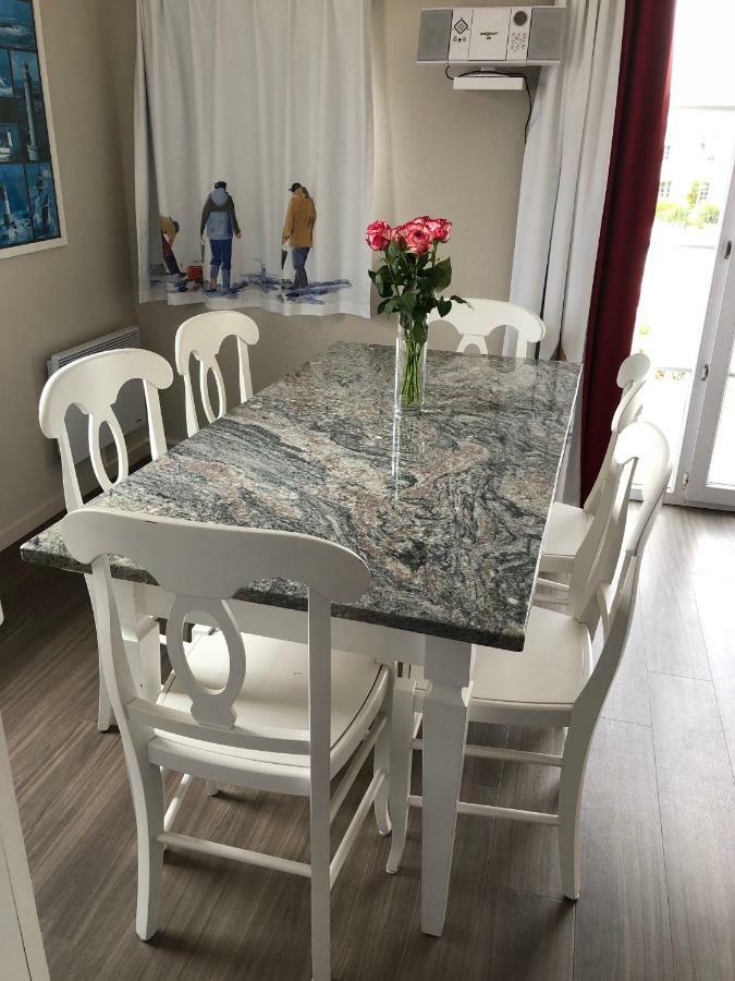 Vacances A L Ocean - T4 Grand Balcon Tout Confort - Wifi Et Parking Gratuits - Mer Plage Piscine A Environ 25 M - Centre Ville, Tous Commerces, Marche, Et Port A 10 Minutes A Pied En Longeant La Mer Guilvinec Luaran gambar